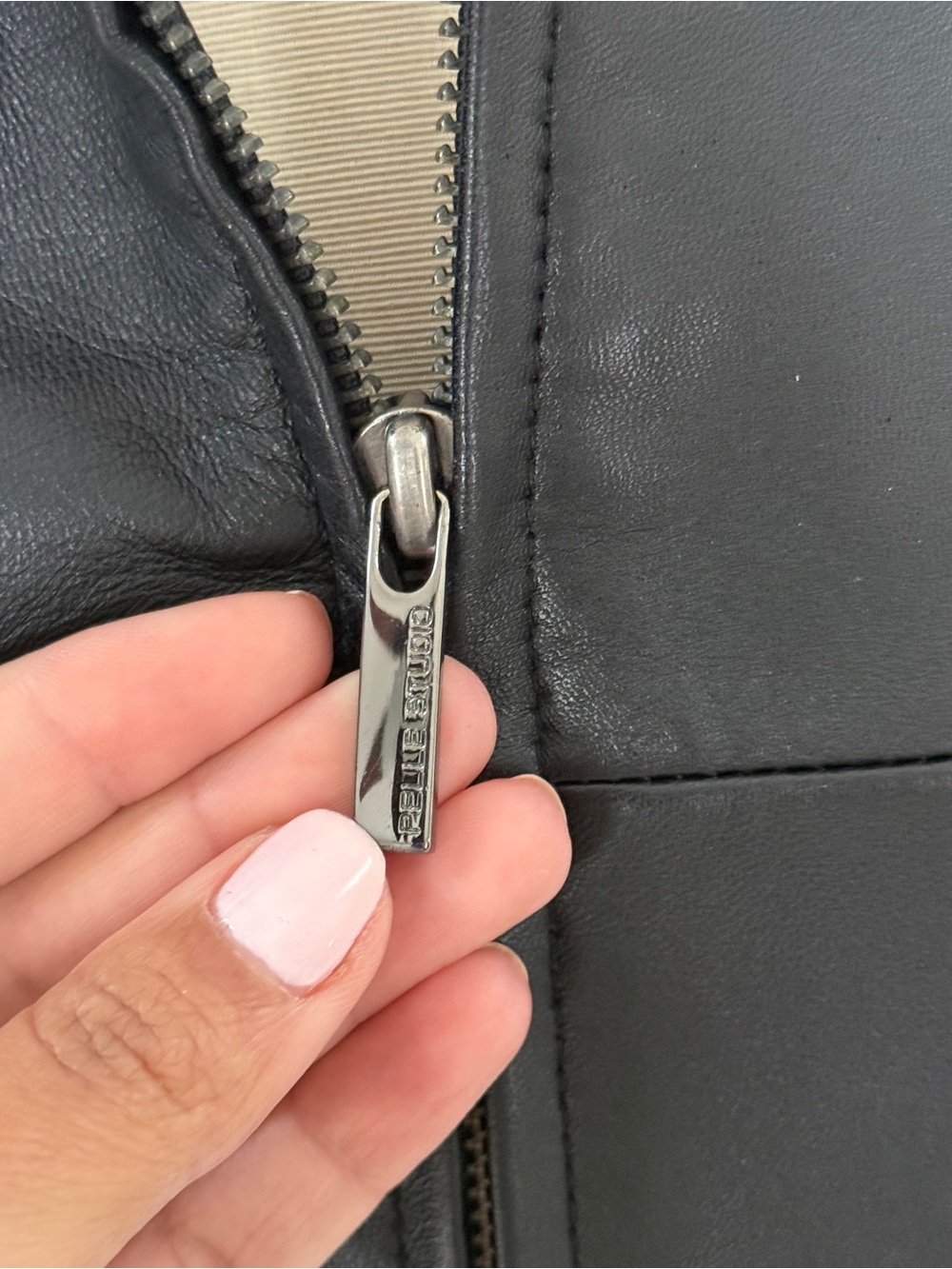 100% Genuine Leather Jacket - Picture 5 of 7